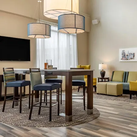 Comfort Inn & Suites Pittsburgh-Northshore
