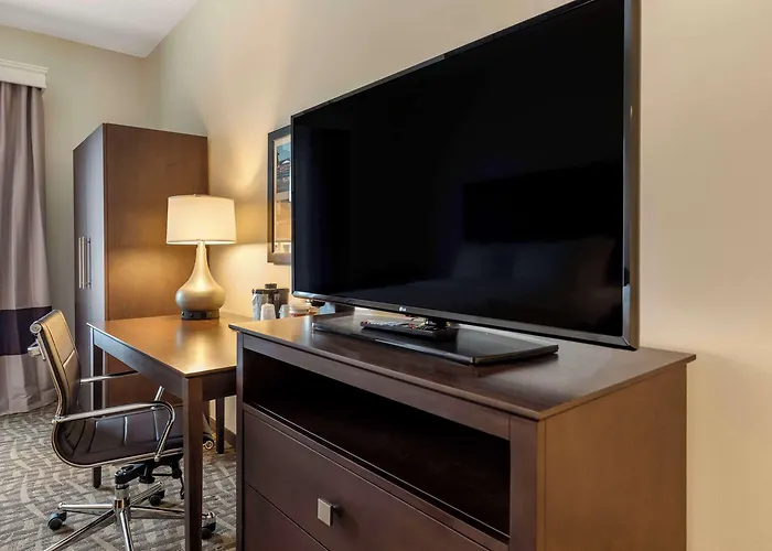 Hotel Comfort & Pittsburgh-northshore 4*