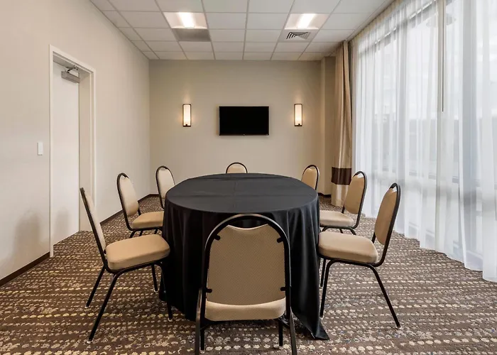 Comfort & Pittsburgh-northshore Hotel 4*