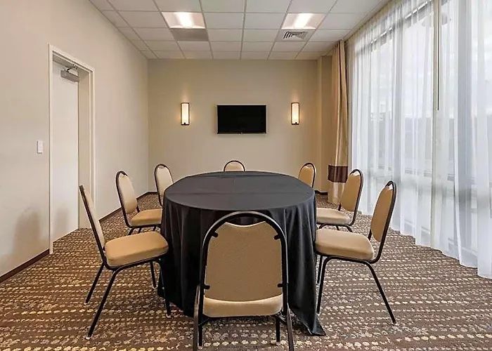 Hotel Comfort & Pittsburgh-northshore 4*
