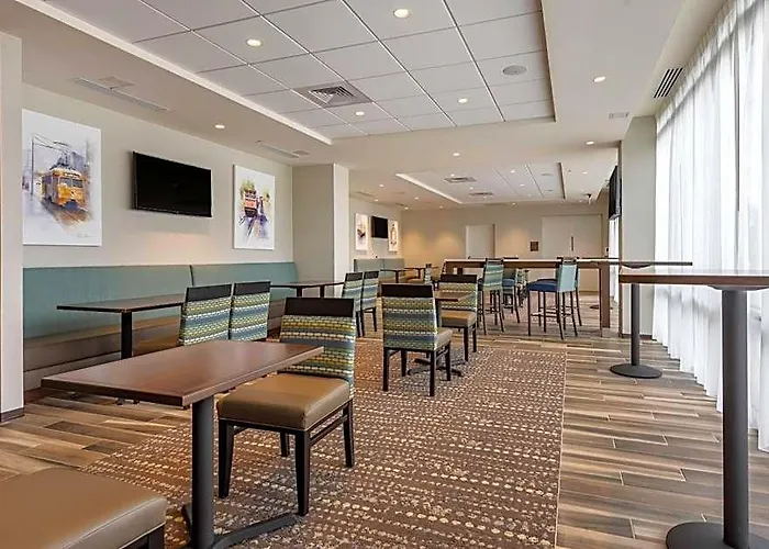 Comfort & Pittsburgh-northshore Hotel 4*