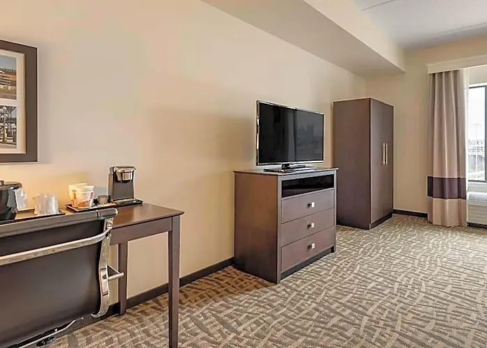 Comfort & Pittsburgh-northshore Hotel